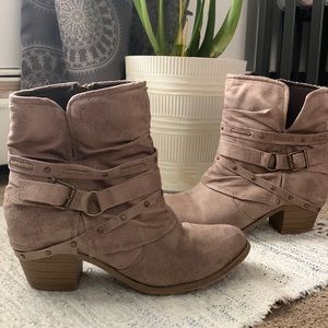 Boho style Boots (size 9)